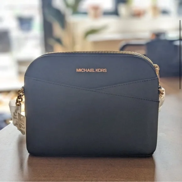 Michael Kors Jet Set Travel Dome Medium Crossbody Handbag Black - Picture 1 of 5